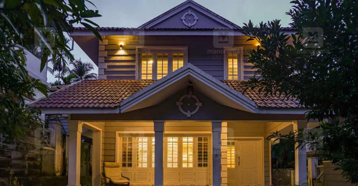 calicut-house-small-plot-night-c calicut-house-small-plot-night-c