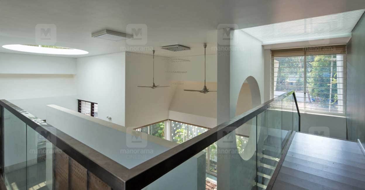 angamaly-house-stair-c angamaly-house-stair-c