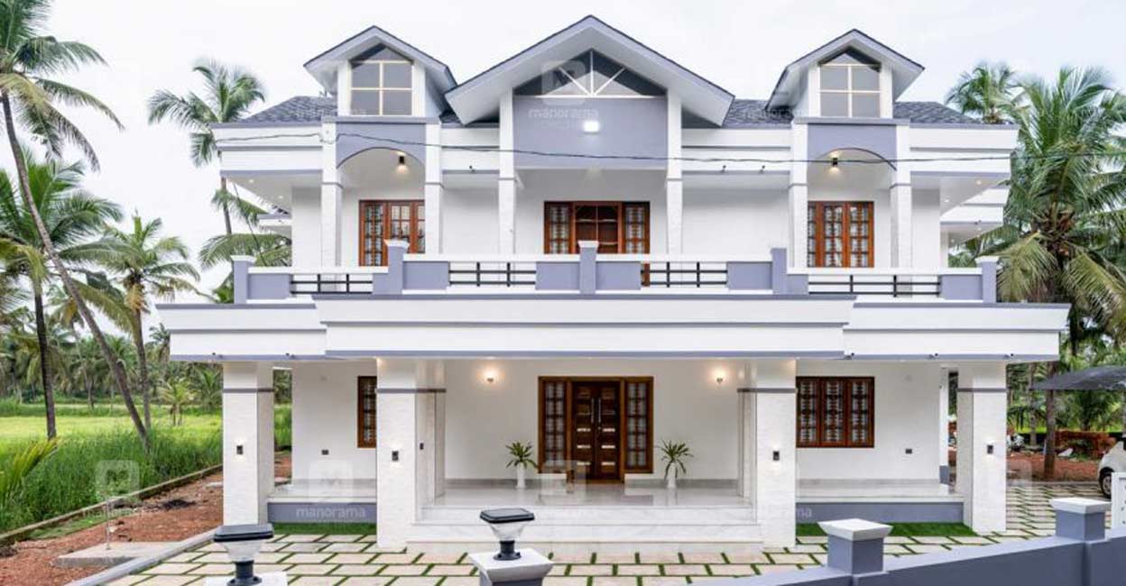 The elevation features the classic Colonial style.