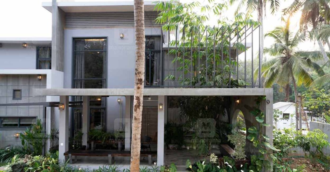 The elevation features an elegant box-style design.