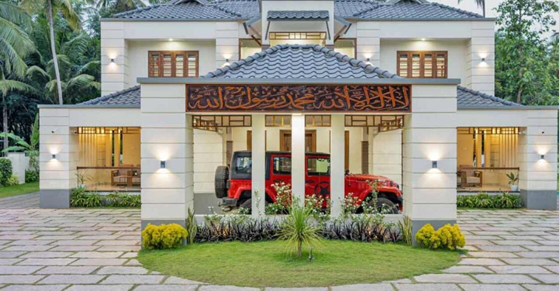 The majestic beauty of the house could be enjoyed, in all its grandeur, from the road.