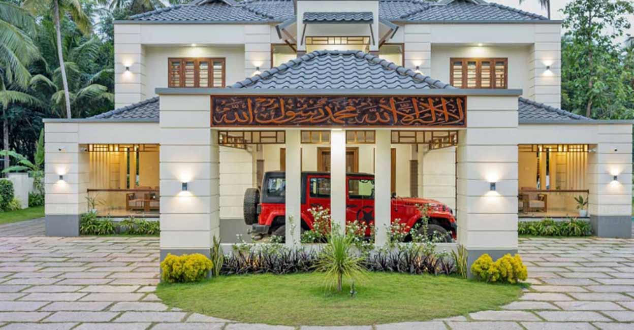 The majestic beauty of the house could be enjoyed, in all its grandeur, from the road.