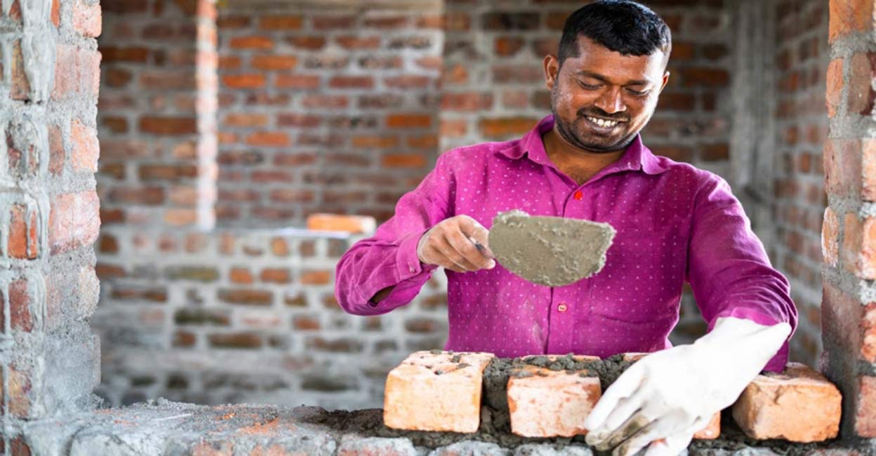 When the concreting is done, there might be small air bubbles inside. Representative image. Photo: WESTOCK PRODUCTIONS/Shutterstock