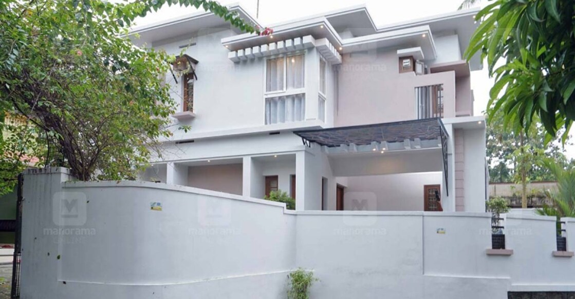 Kozhhikode house The spaces have been rearranged to make them look and feel vast.