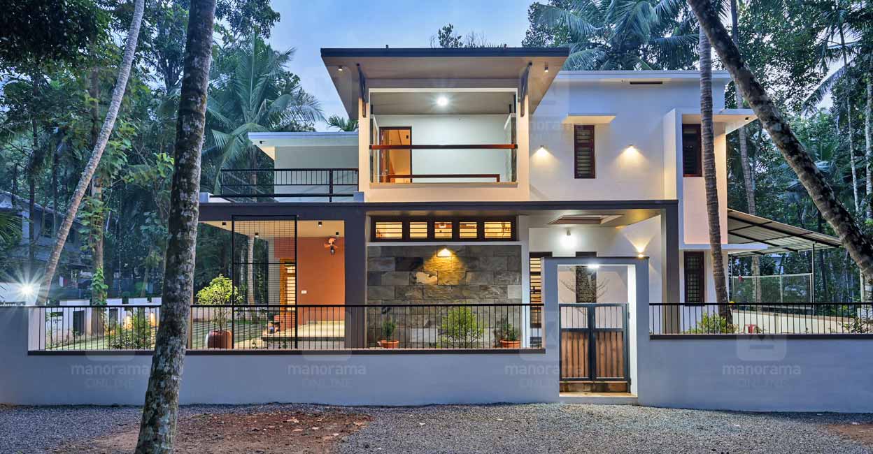 This contemporary Pulikkal house is replete with modern amenities ...