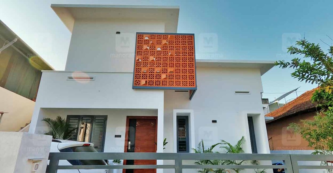 The flat box-style elevation is perfect for a house that stands in a smaller plot. 