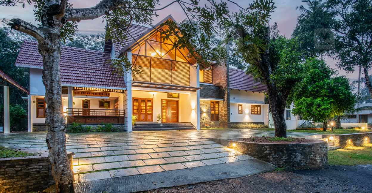 Even though the structure looks like a huge double storey house from the outside, it in fact is a beautiful single storey house. Photo: Special arrangement