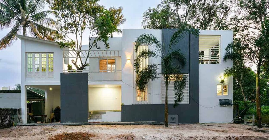 There were some practical difficulties to build a house in such a small plot. Photo: Special arrangement