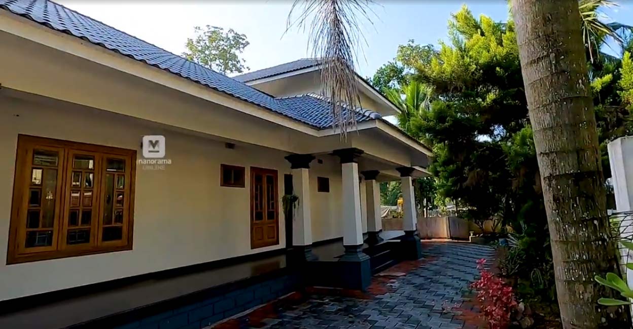 Adoor-house-08 Adoor-house-08