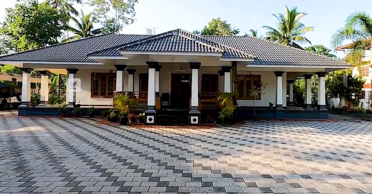 Endowed with ‘nalukettu’ structure this abode blends tradition with modernity Endowed with ‘nalukettu’ structure this abode blends tradition with modernity