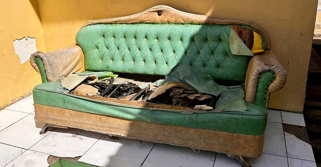 Furniture pieces and other decor adorning the formal living area are to be chosen meticulously. Photo: Karyakupratama/ Shutterstock.com