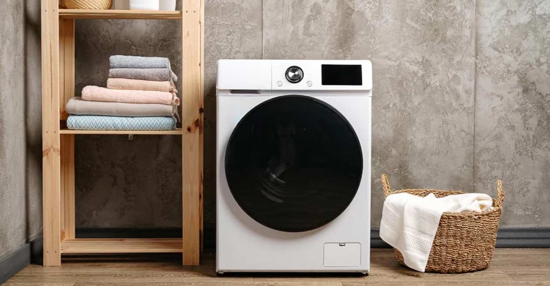 Compared to top-loading machines, front-loading machines use less water and energy for washing. Photo: FabrikaSimf/Shutterstock.com