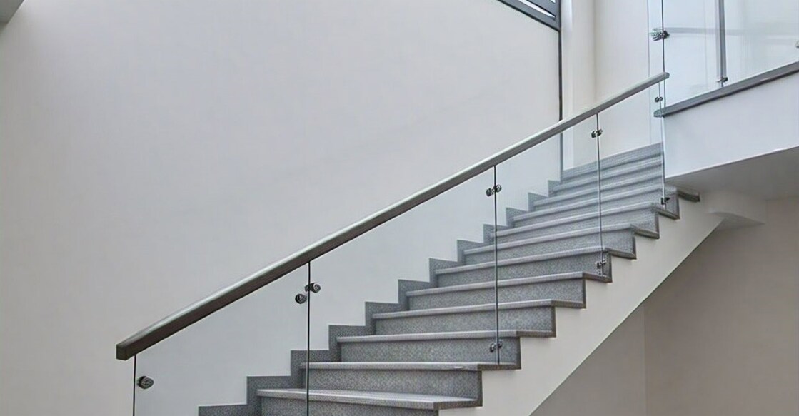 The question of the ascending direction of staircase baffles many during house construction. AI-generated image
