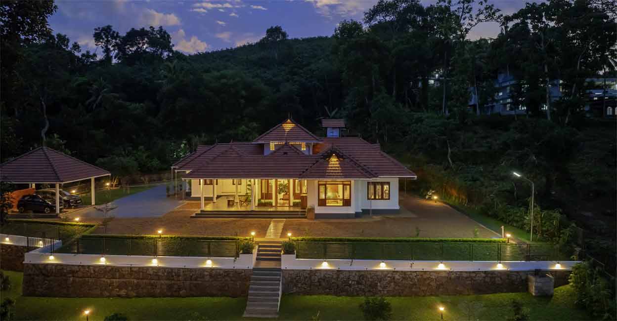 The multi-level sloped roof paved with traditional clay roofing tiles is the highlight of the elevation. Photo: Special arrangement
