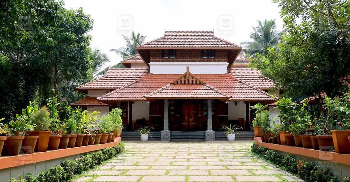 The classy traditional architectural style that is intrinsic to Kerala has been smartly utilised to grant a majestic look to the elevation. Photo: Special arrangement