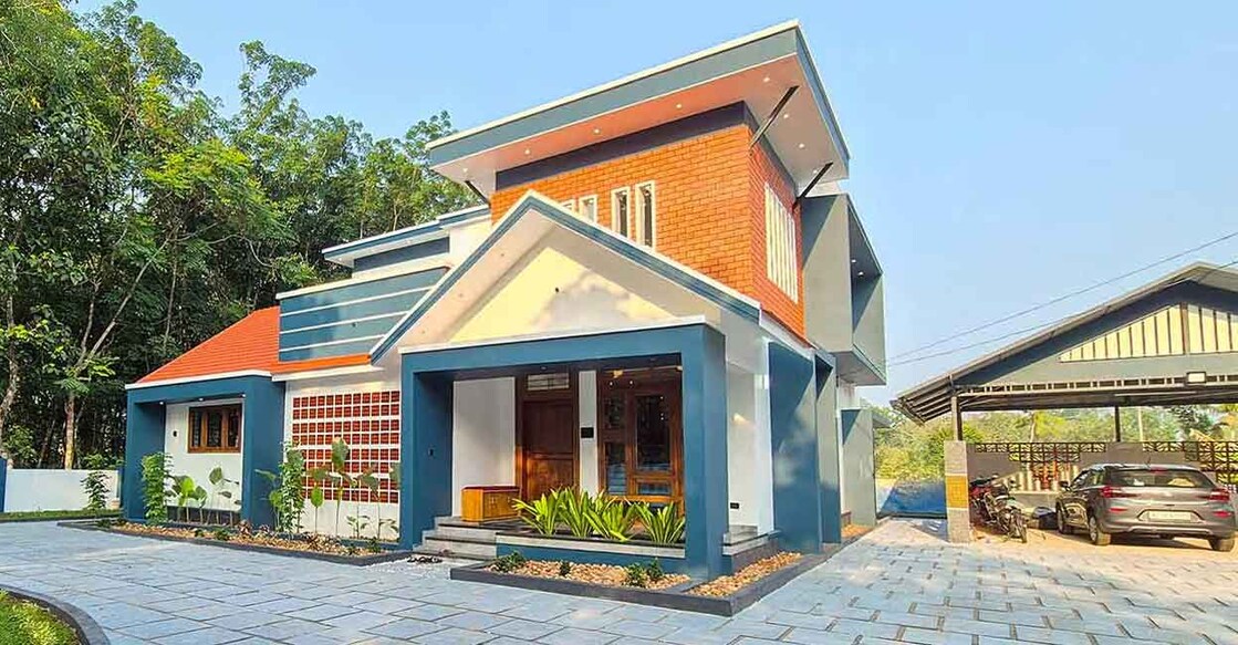 The elevation has flat roof on one side and a slightly sloped roof on the other side. Photo: Special arrangement