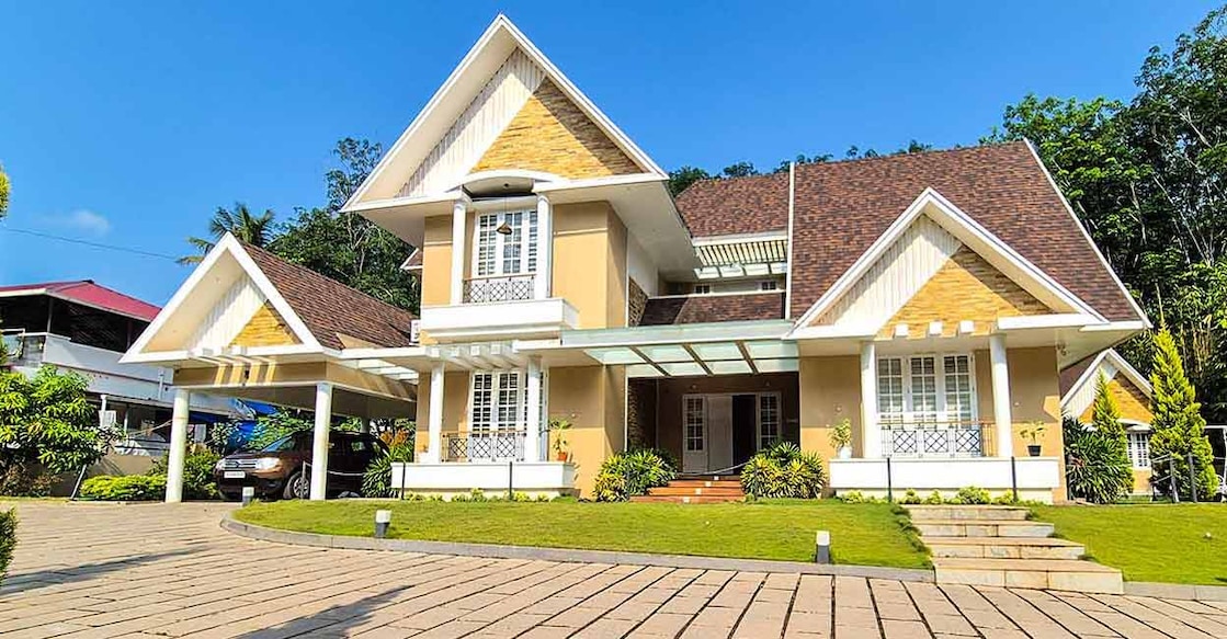 attingal-house-02-c The elevation also features a few tropical patterns to suit the unique climate of Kerala. Photo: Ajith