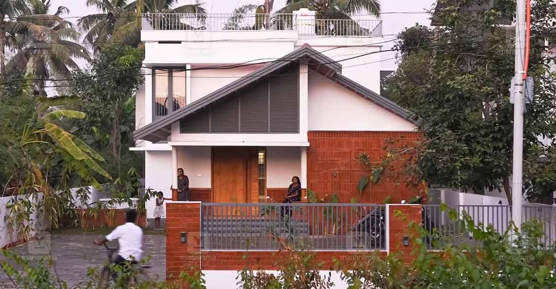 The fusion of sloped and flat roofs makes the elevation stand out. Photo: Special arrangement