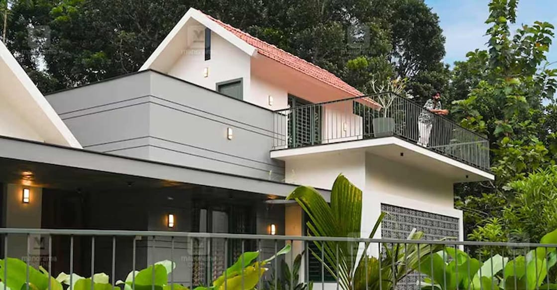 malappuram-house-c-1 Instead of using interlocking tiles for the courtyard baby metal sheets have been used. Photo: Special arrangement