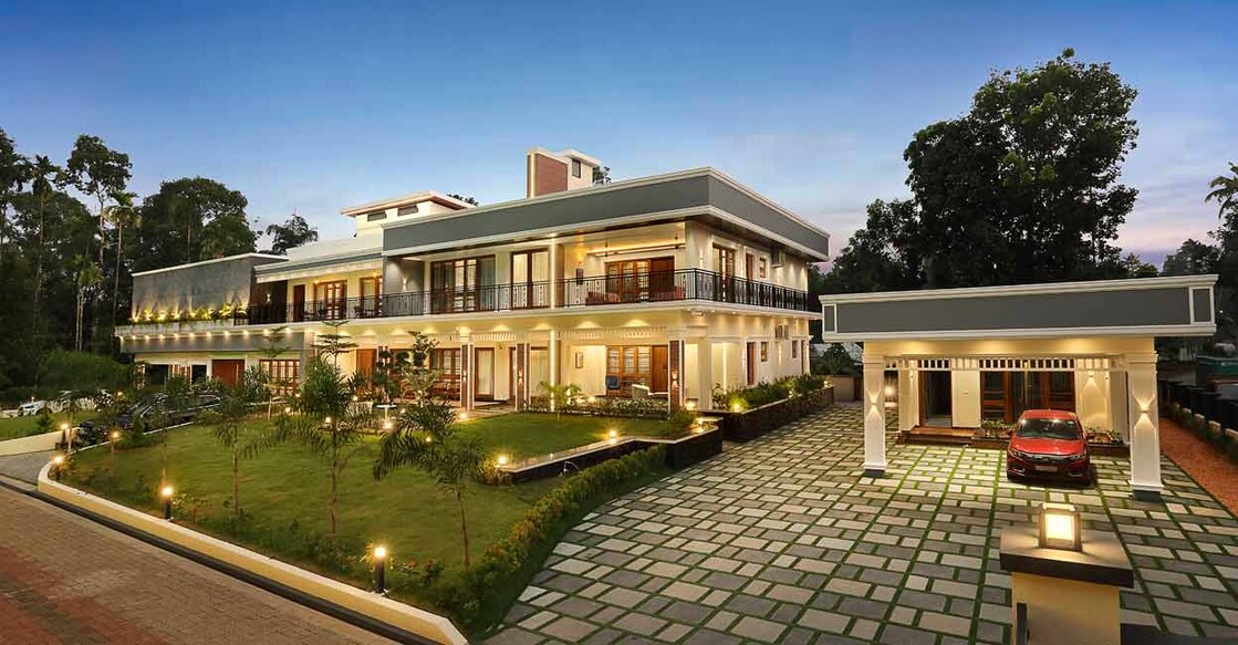 The highlight is its magnificent facade. The long veranda features numerous pillars clad in golden hue. Photo: Special arrangement