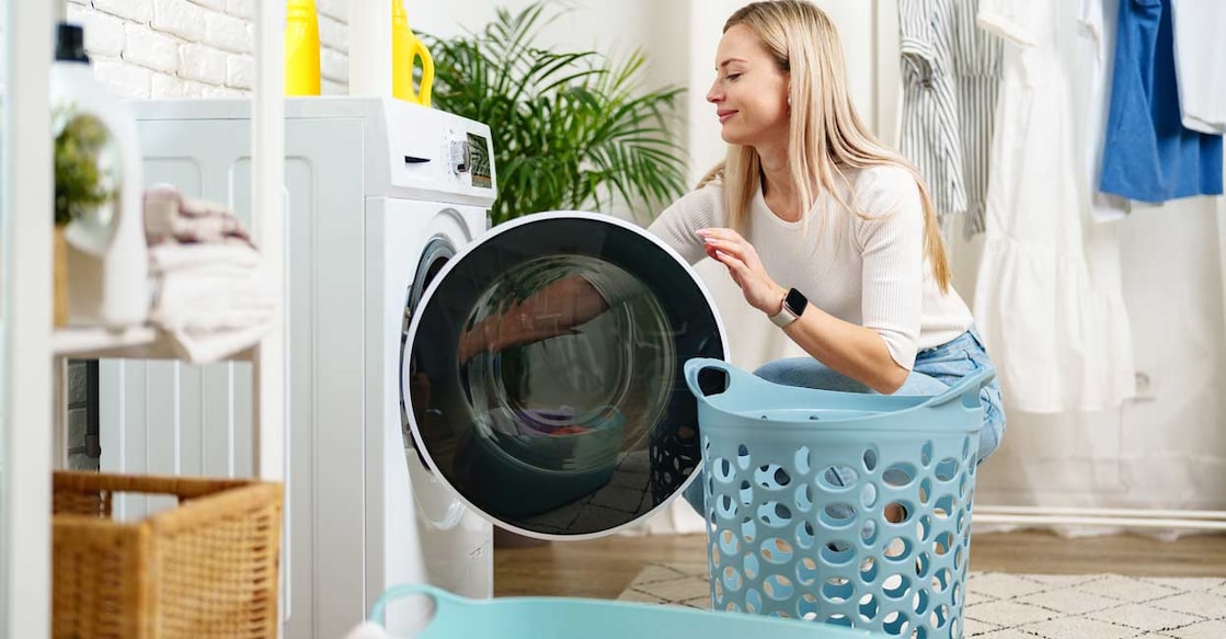 Mistakes while using a washing machine can damage clothes and the appliance. Photo: FabrikaSimf/Shutterstock