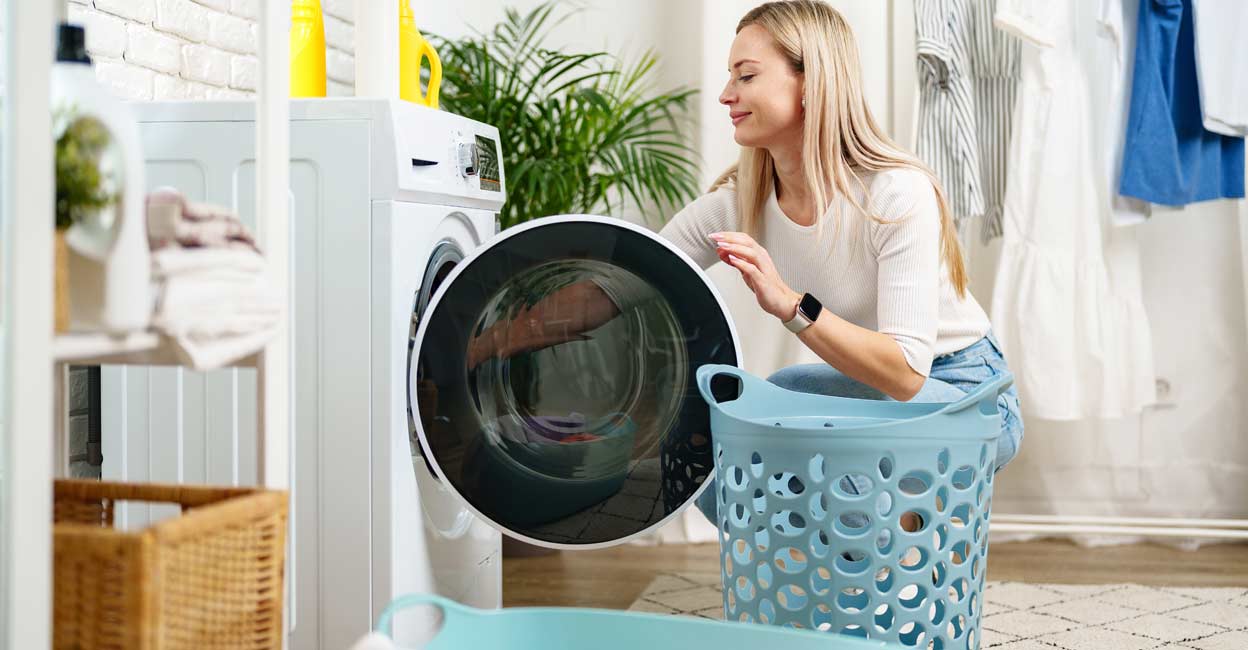 Mistakes while using a washing machine can damage clothes and the appliance. Photo: FabrikaSimf/Shutterstock