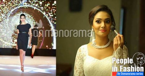 This male makeup artist smiles at all the humiliations he faced