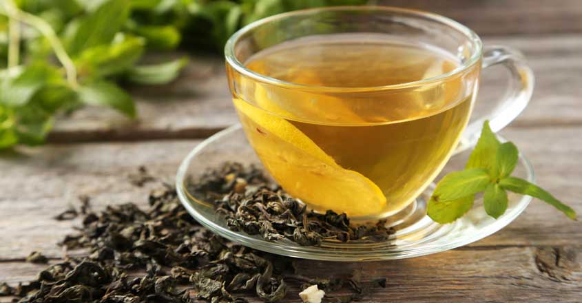 Anti-oxidants and flavonoids in green tea help rejuvenate and repair damaged cells in the body.