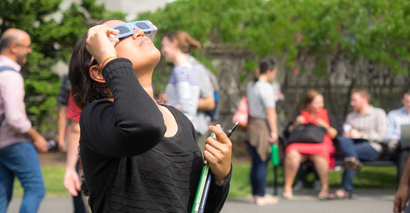 Here Is What Happens When You Watch Solar Eclipse With Naked Eyes