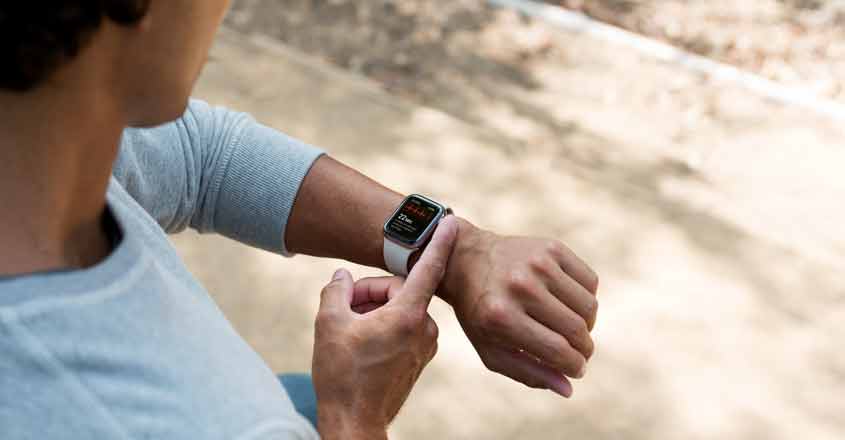Apple Watches, Fitbits can be used in patient care: Study | Lifestyle ...