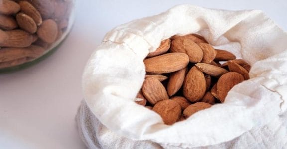 Daily almond intake cost-effective way to prevent cardiovascular disease Daily almond intake cost-effective way to prevent cardiovascular disease