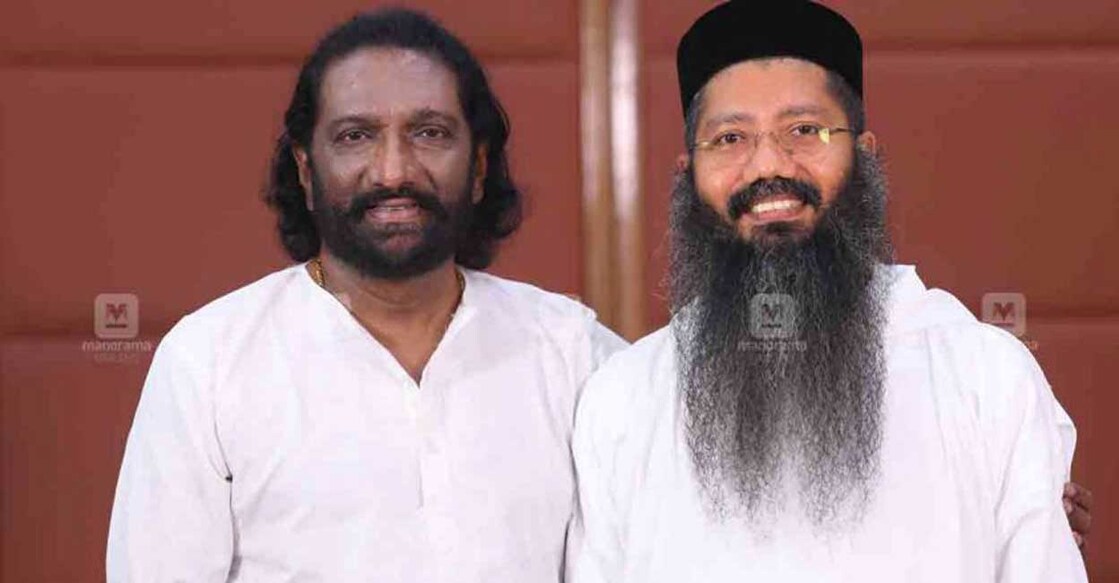 Singer Markose (L) and Fr Kuriakose Varghese