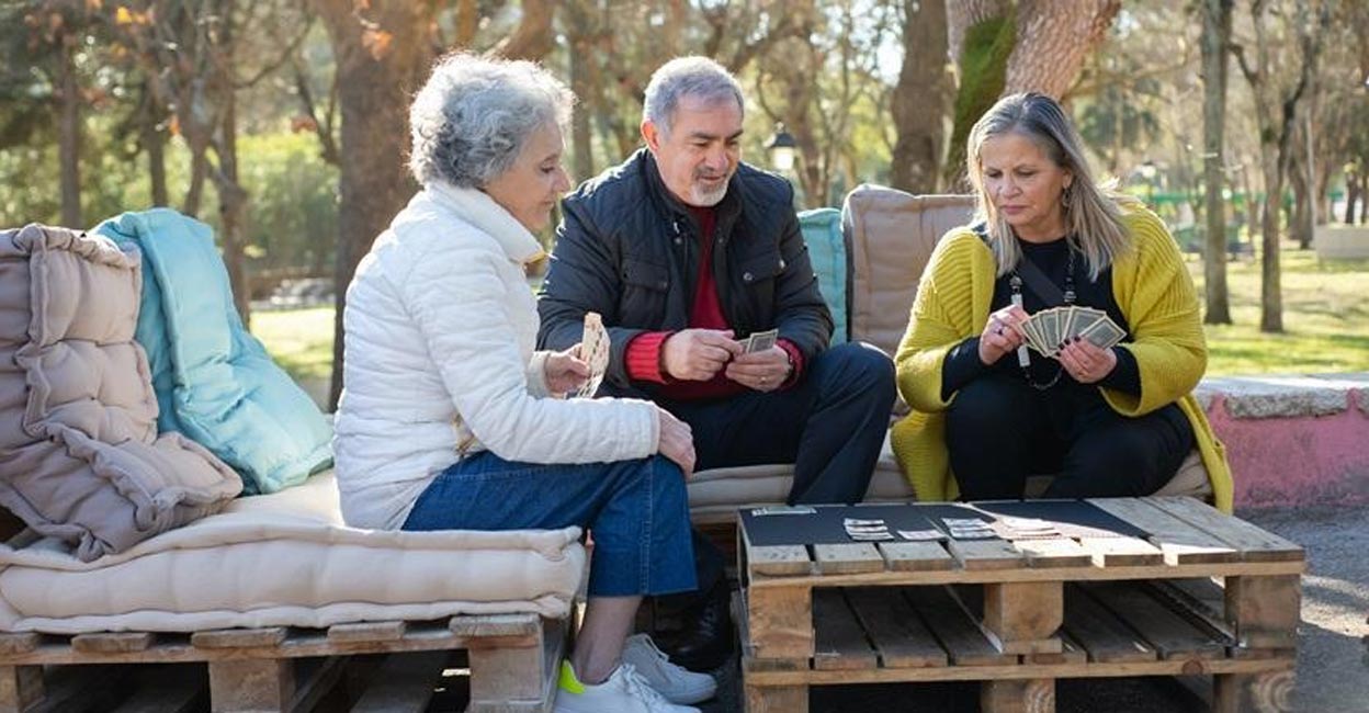 7 mental health benefits of playing card games.(photo:IANSLIFE) Image Credit: IANS