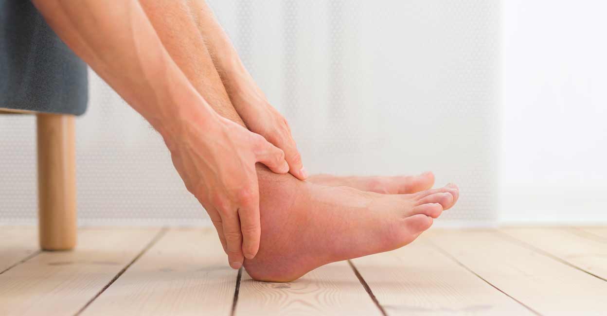 Swelling in feet could be sign of kidney trouble, take early remedies
