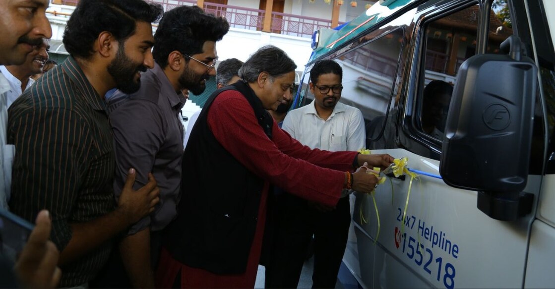 Thiruvananthapuram MP Shashi Tharoor inaugurating India's first assisted reality-enabled smart ambulance. Photo: Special Arrangement