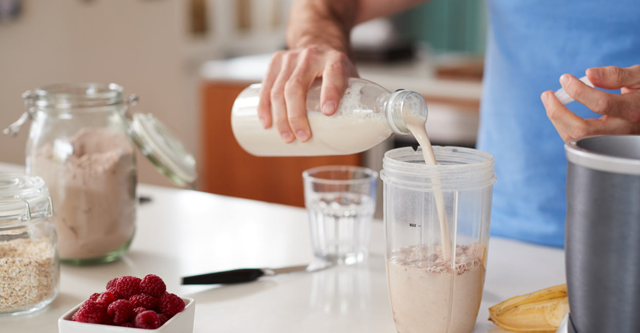 1162988496 It is one of the most debatable topics amongst all fitness enthusiasts and nutritionists worldwide as to whether drinking or eating protein is better. Photo: dmonkeybusinessimages / iStock