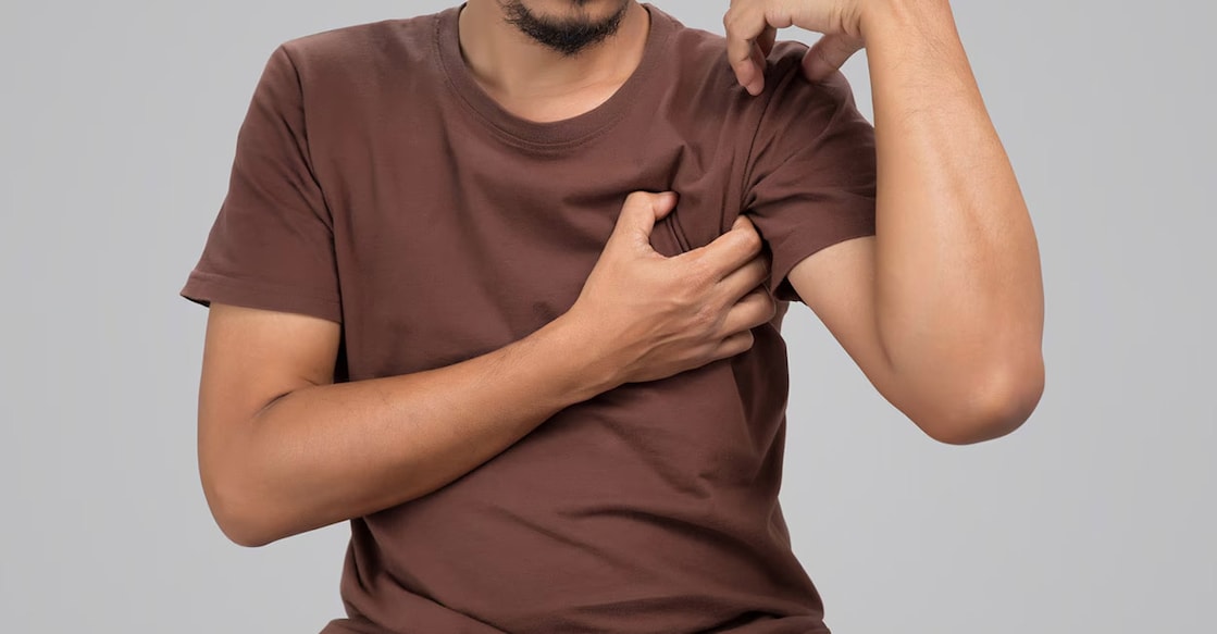  If you feel itchiness on the armpit along with other initial symptoms of cancer, then do not hesitate to seek medical help. Photo: iStock/Tharakorn