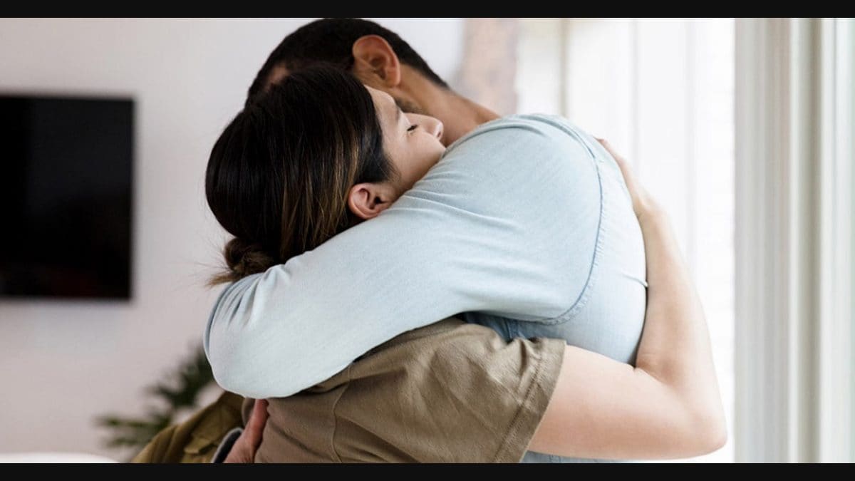 Hug Day: Here are the health benefits of hugging | Health | Onmanorama