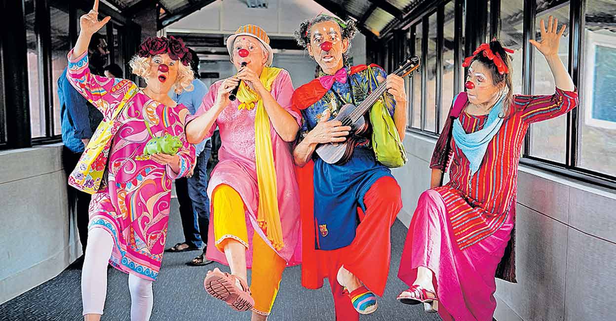 French theatre artists Pina Blancwurt, Emma, Fabianna, Silvie, Jerome, and Christof have been entertaining the patients at this hospital as medical clowns since December 28. Photo: Manorama