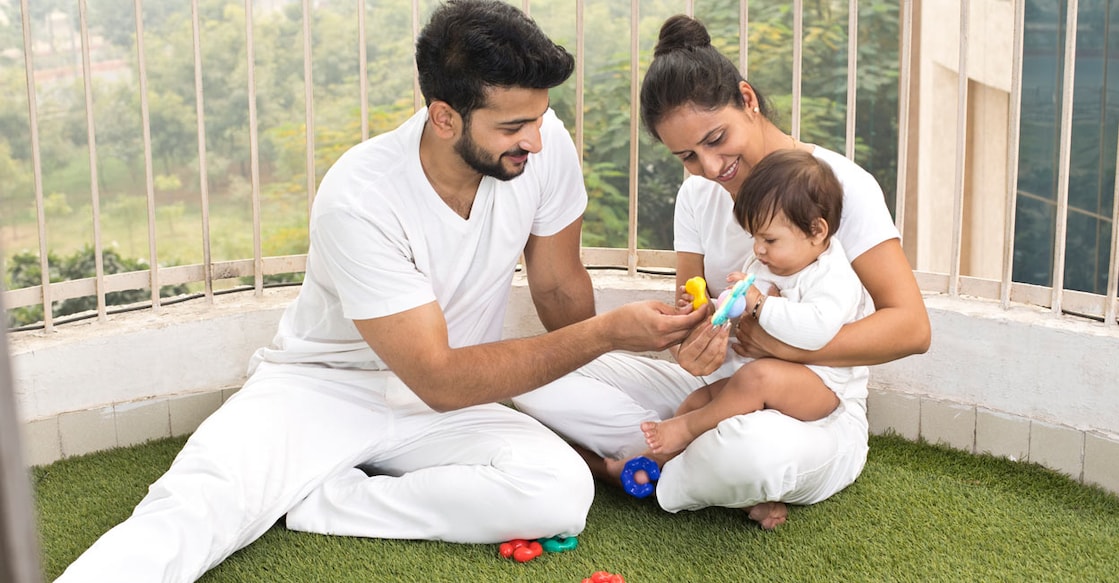 If it is tough to get physically cosy with your partner after childbirth, try to find out if there are any symptoms of postpartum depression. Photo: iStock/triloks