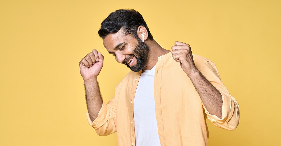 Sharing bacteria-laden earpieces can spread infections. Photo: Shutterstock/insta_photos