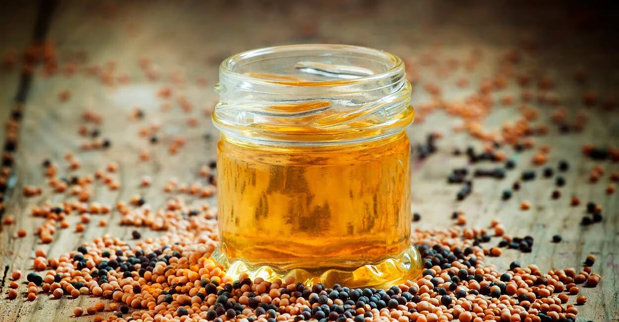 Mustard oil is loaded with omega 3 and omega 6 fatty acids that stimulate brain functioning, increase hormone production and control inflammation. Photo: iStock/5PH