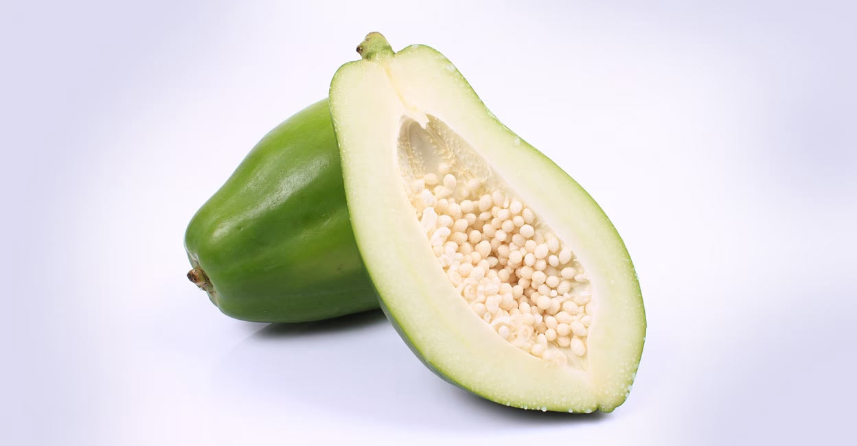 Raw papaya is excellent for ensuring heart health as well. Photo: 