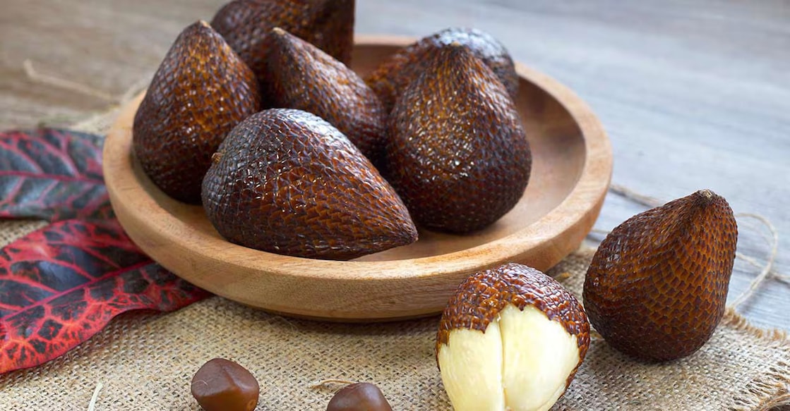 There are around 30 varieties of the fruit, and the most popular ones are 'salak pondoh,' 'salak Bali,' 'salak gula pasir' and 'salak Bali merah.' Photo: Istock/JOKO SL