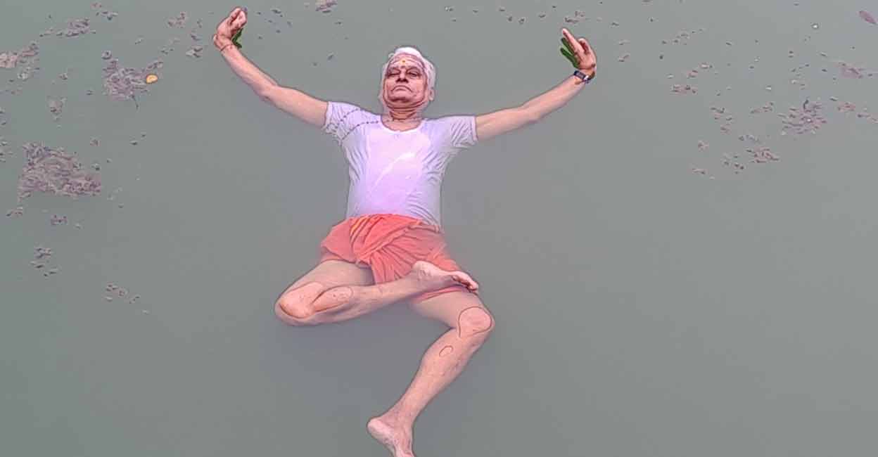Ananthanarayanan, who is popularly called Ananthan Swamy, says the jala yoga technique is taught as part of 'pravini pranayanama.' Photo: Special Arrangement
