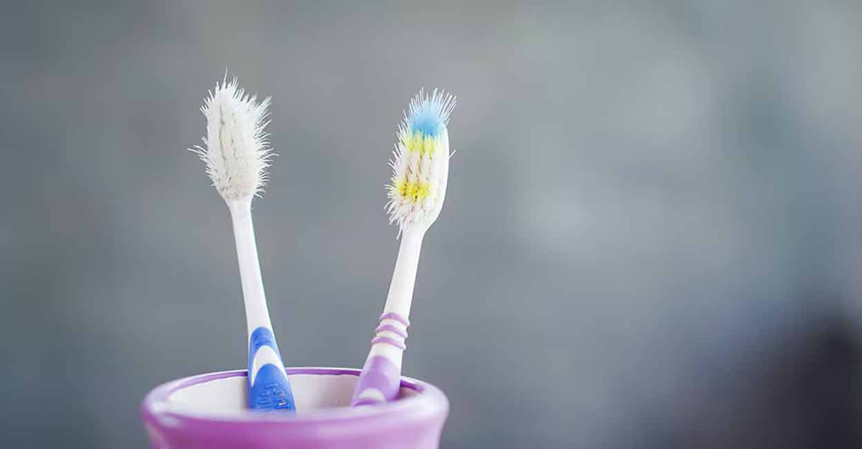 tooth-brush Personal preferences, overall health, age and the number of times toothbrushes are used should be considered while selecting your toothbrush. Photo: Shutterstock/Doucefleur