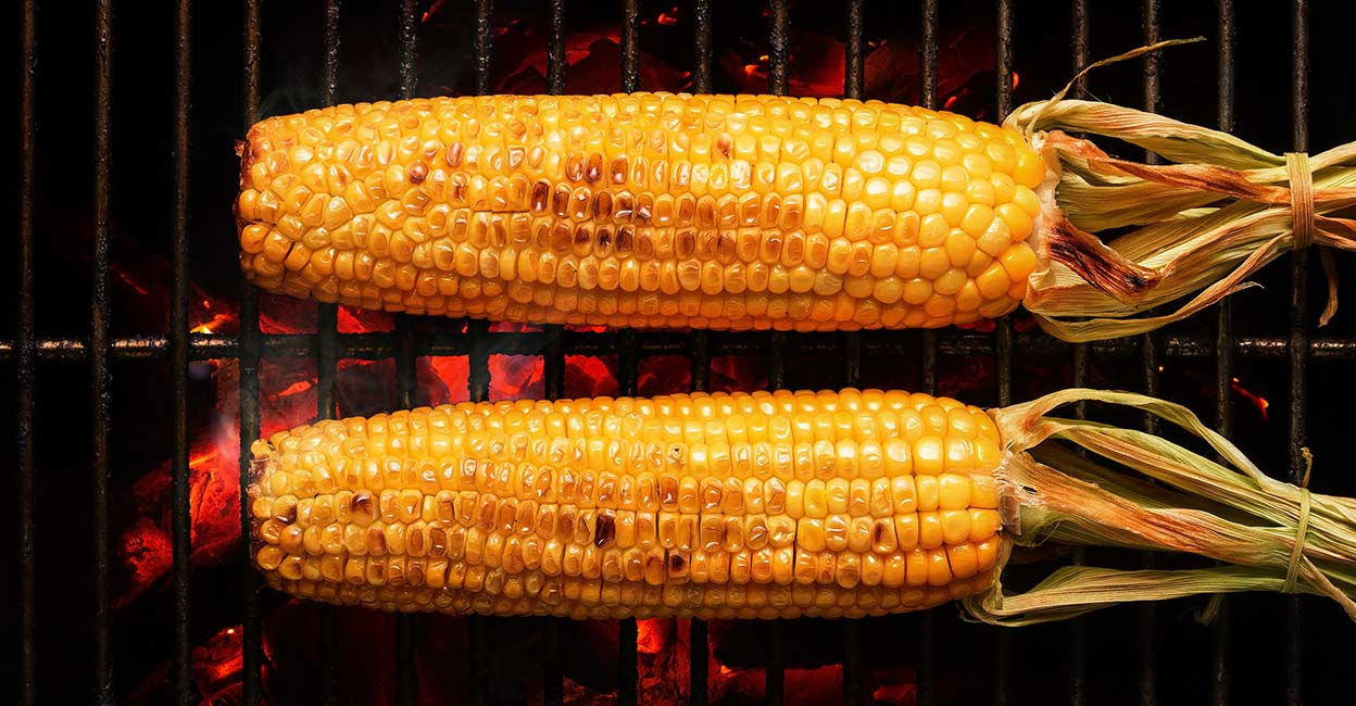 Sweet corn is a low-calorie and low-fat food item which makes it an excellent snack for those who are trying to lose weight. Photo: iStock/johan63