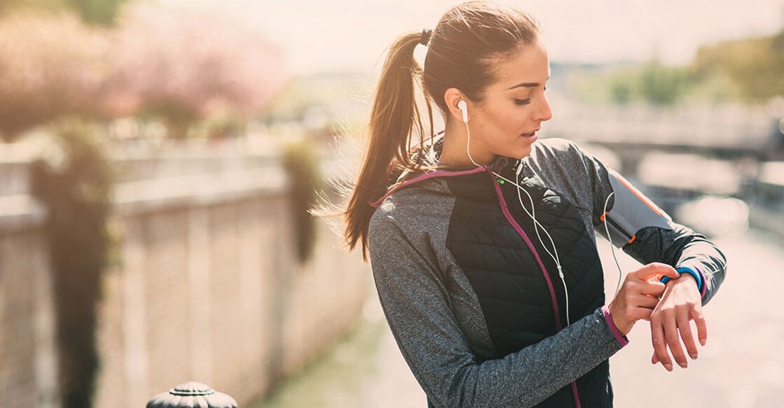 According to Apple, the new Apple Watch Series 10 and AirPods Pro 2 will have a new metric called Breathing Disturbances.  Photo: iStock/filadendron