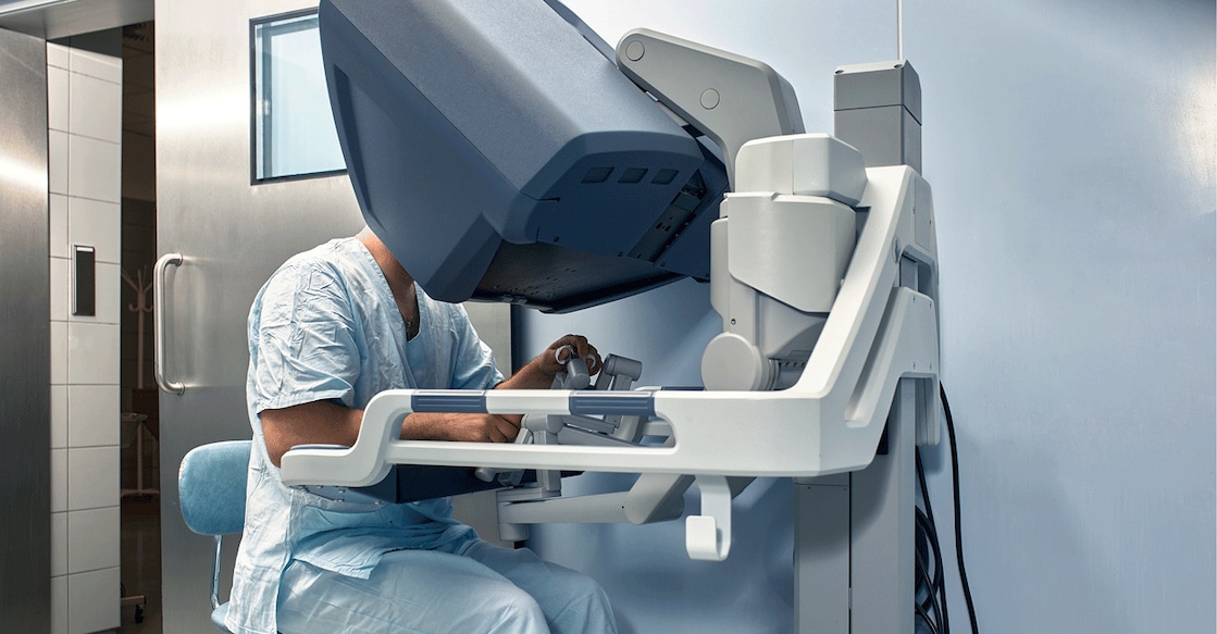 According to the American Institute of Cancer Research, a robotic arm is used to direct surgical instruments to perform parts of the procedure. Photo: iStock/Georgiy Datsenko