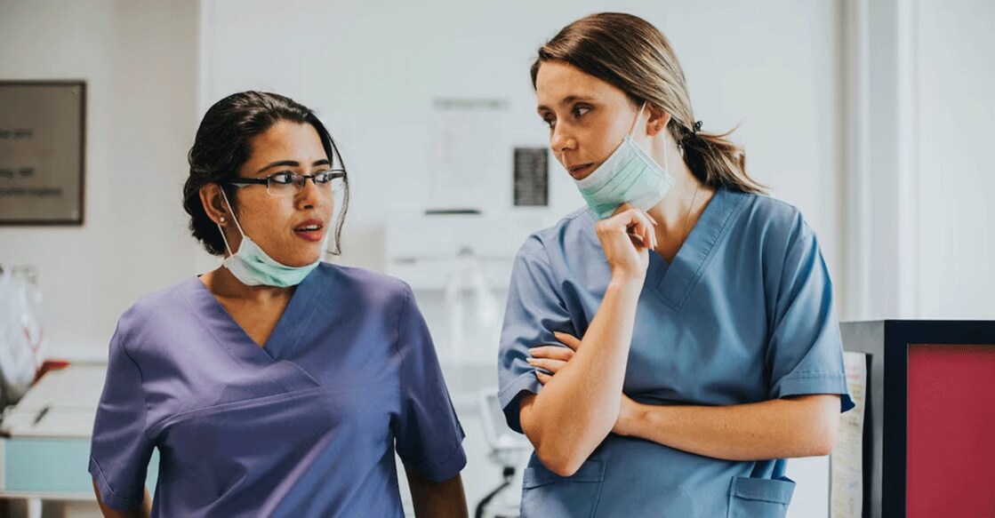 hospital-scrub-cleaning Bacteria gain immunity against the detergents used at home and later improve their antibiotic resistance. Photo: iStock/rawpixel